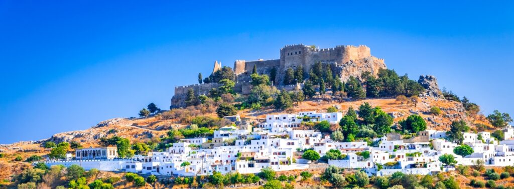 Het stadje lindos op rhodos