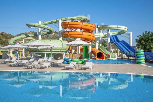 Het waterpark van van Amada colossos resort in rhodos