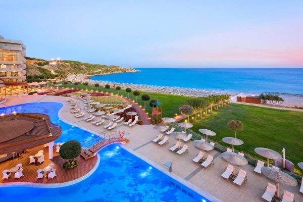 Elysium Resort en Spa strand en zwembad